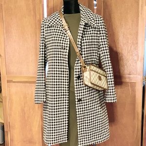 Houndstooth light coat